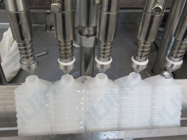 牛奶生產(chǎn)線客戶試生產(chǎn)現(xiàn)場(chǎng)圖